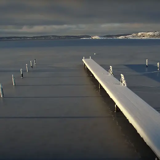 Videoproduktion med drönare i vinterlandskap
